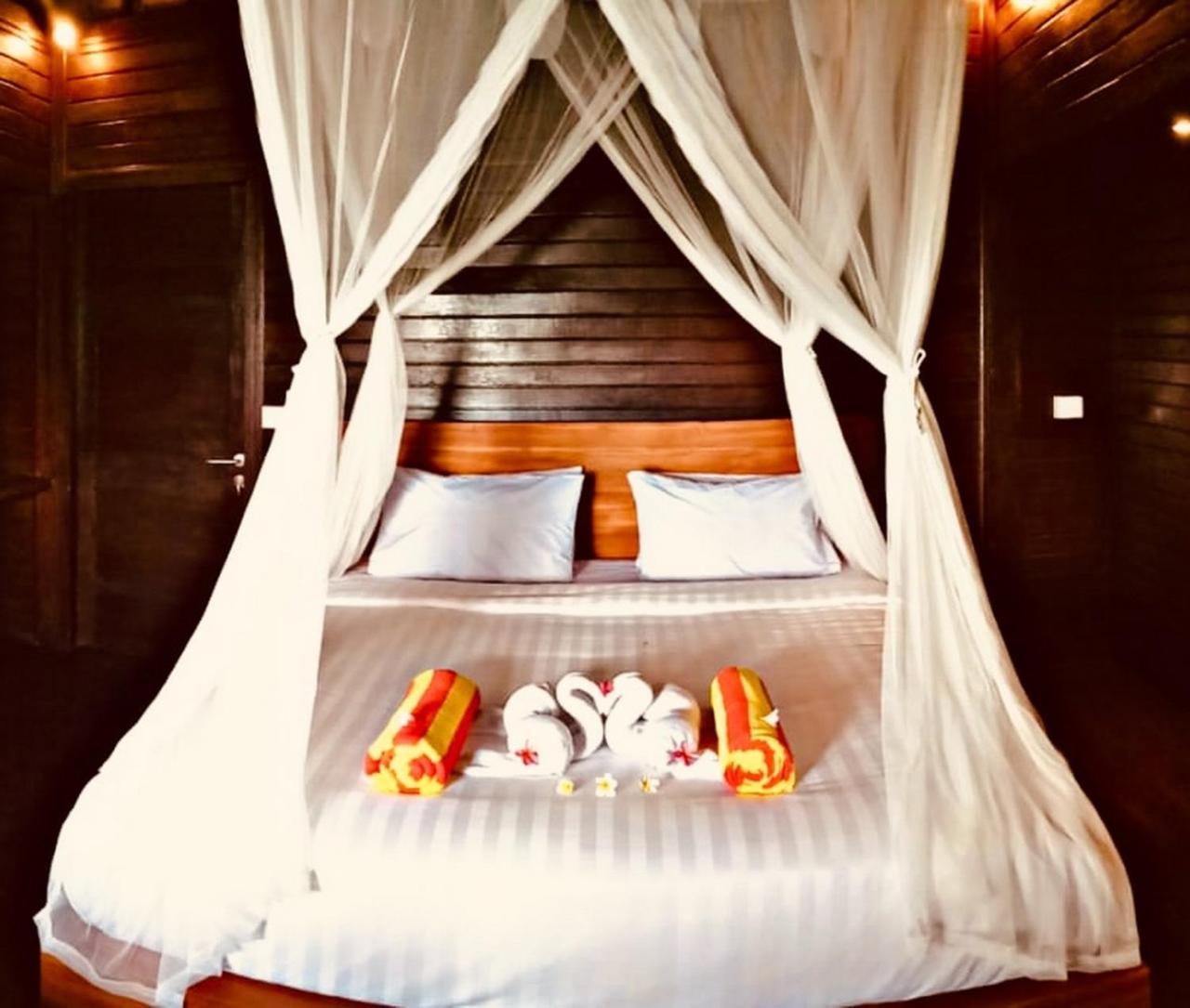 Ocean Hostel Ceningan Island ภายนอก รูปภาพ